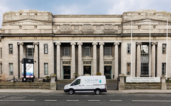 Cleaning programmes for maintaining carpets and furnishings in